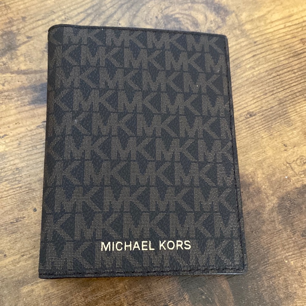 Michael Kors Wallet/Passport Holder